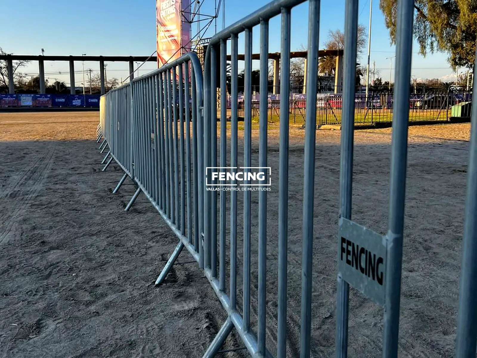 Valla Peatonal para guiar flujos de personas en ferias y maratones en Chile